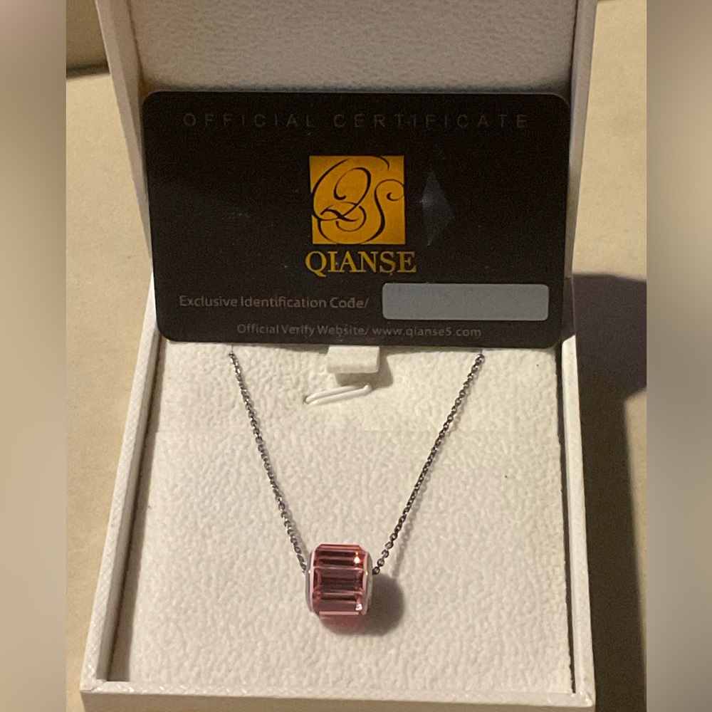 Qianse necklace with Swarovski crystals